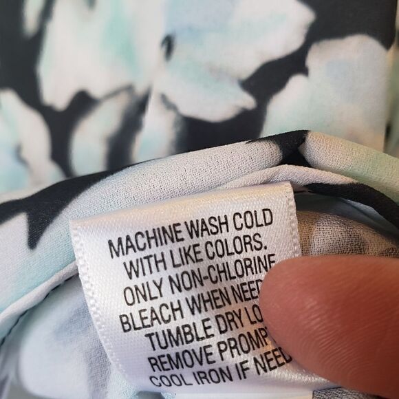 APT. 9 Floral Raglan Sleeve Henley Peasant Blouse - Picture 6 of 9